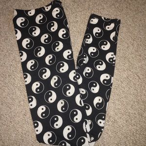 NWOT Yin and Yang Leggings